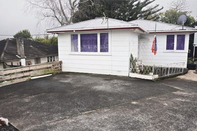 /international/nz/16-parrs-cross-road-henderson-waitakere-city-380066178771/