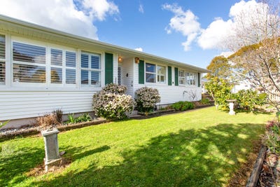 /international/nz/3-crocombe-crescent-beach-haven-north-shore-city-380066168420/