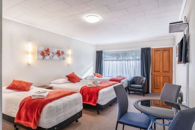 /international/nz/32-high-street-picton-marlborough-380066179444/