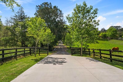 /international/nz/153-waikoukou-valley-road-waimauku-rodney-380066078317/