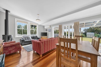 /international/nz/51-weld-street-martinborough-south-wairarapa-380066107621/