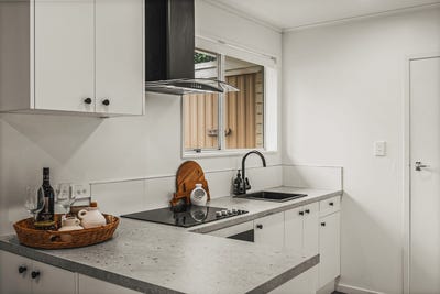/international/nz/nelson-crescent-napier-south-napier-city-380066100595/