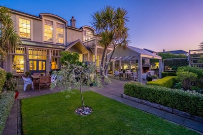 /international/nz/136-palmerston-street-riverton-southland-380066144337/