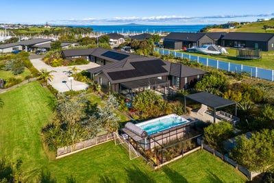 /international/nz/5-laguna-place-matakatia-rodney-380066094382/
