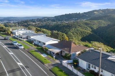 /international/nz/113-major-drive-kelson-lower-hutt-city-380066104256/