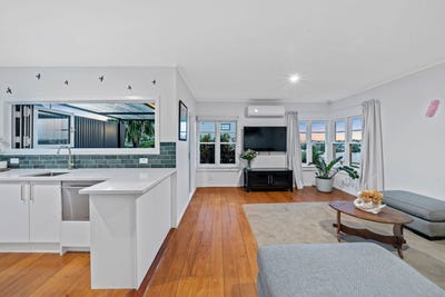 /international/nz/57-sunnyside-road-sunnyvale-waitakere-city-380066108209/
