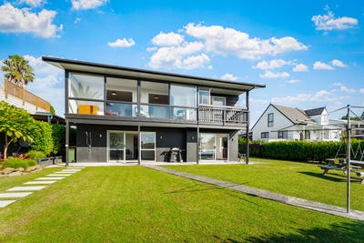 /international/nz/10-hinemoa-place-snells-beach-rodney-380066090413/