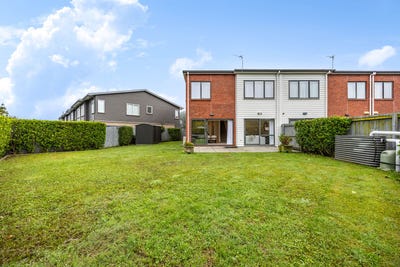 /international/nz/22-tamiro-road-whenuapai-waitakere-city-380066174646/