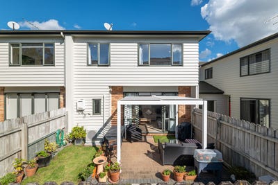 /international/nz/22-northcross-drive-oteha-north-shore-city-380066120292/