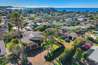 /international/nz/24-halldene-terrace-red-beach-rodney-380066124158/