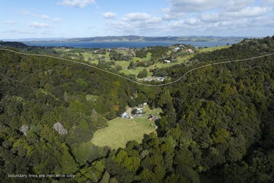 /international/nz/723b-whangarei-heads-road-parua-bay-whangarei-380066099957/