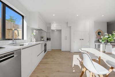 /international/nz/3-gill-avenue-te-atatu-peninsula-waitakere-city-380066184591/