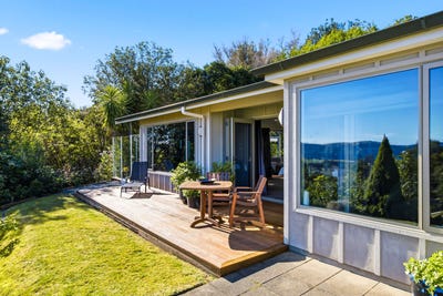 /international/nz/91-hill-view-drive-acacia-bay-taupo-380066184894/