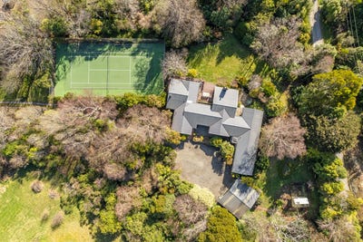/international/nz/1031-blue-mountains-road-blue-mountains-upper-hutt-city-380066104833/