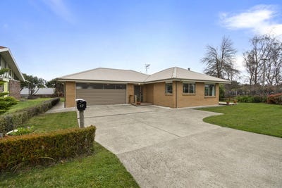 /international/nz/17-johnson-street-bulls-rangitikei-380066099953/