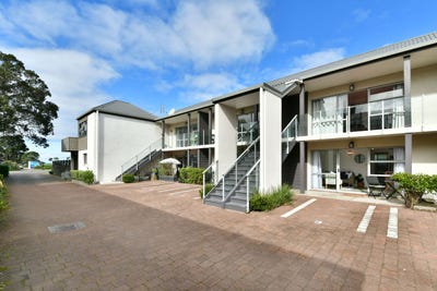 /international/nz/orewa-rodney-380066162086/