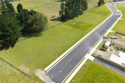 /international/nz/32-magnolia-place-levin-horowhenua-380066095327/