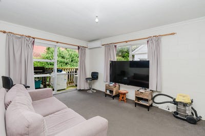 /international/nz/ulster-street-whitiora-hamilton-city-380066104031/