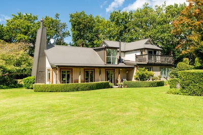 /international/nz/320-gladstone-road-south-east-taieri-dunedin-city-380066076440/