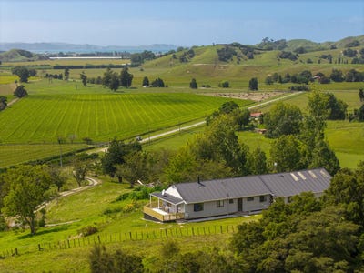 /international/nz/55-harrington-road-muriwai-gisborne-380066113006/