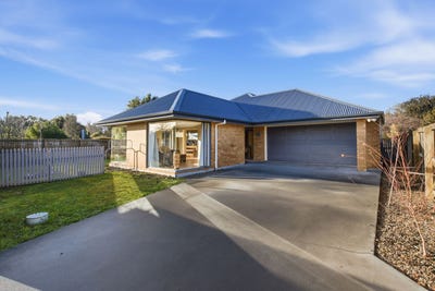 /international/nz/18-hastings-street-southbridge-selwyn-380066167659/