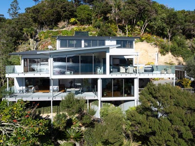 /international/nz/19-kent-street-whangaroa-far-north-380066100873/