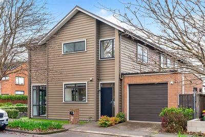 /international/nz/2-poaka-road-hobsonville-waitakere-city-380066180814/