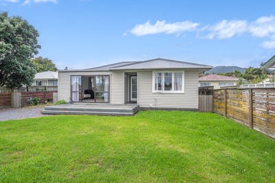 /international/nz/86a-86b-rata-road-raumati-beach-kapiti-coast-380066106866/