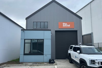 /international/nz/8-laurenson-road-hobsonville-waitakere-city-380066129209/