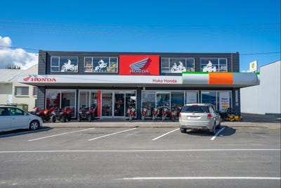 /international/nz/taupo-central-north-island-380066143823/