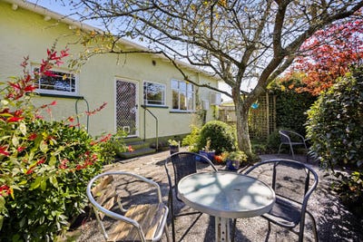 /international/nz/70-swansea-road-stratford-taranaki-380066113396/