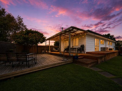 /international/nz/rosedale-crescent-cloverlea-manawatu-whanganui-380066099070/