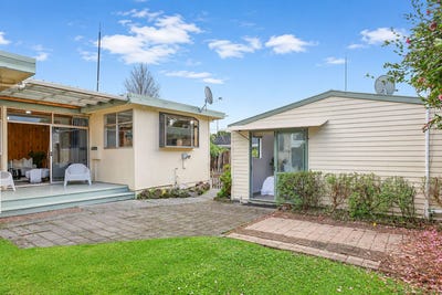 /international/nz/22-mitcham-avenue-forest-lake-hamilton-city-380066108762/