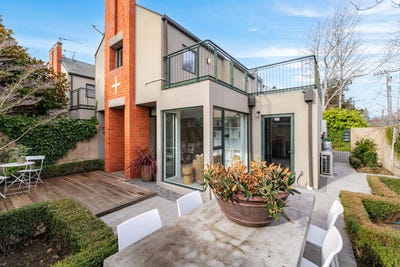 /international/nz/1-56-hewitts-road-merivale-christchurch-city-380066182102/
