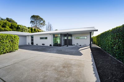 /international/nz/44-fernbrook-drive-hurworth-new-plymouth-380066088733/