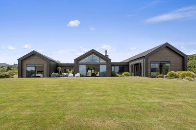 /international/nz/32-lacebark-drive-kinloch-taupo-380066105253/