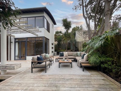 /international/nz/38-matipo-road-mairangi-bay-north-shore-city-380066177209/