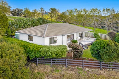/international/nz/215-wayby-station-road-wellsford-rodney-380066098148/