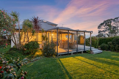 /international/nz/castor-bay-north-shore-city-380066176127/