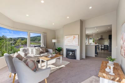 /international/nz/14-charlotte-way-raumati-south-kapiti-coast-380066097560/