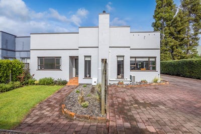 /international/nz/330-park-road-te-awamutu-waikato-380066101820/