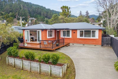 /international/nz/12-forest-road-pinehaven-upper-hutt-city-380066179495/