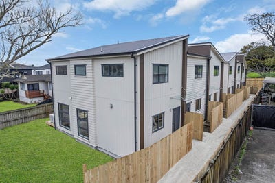 /international/nz/13-caringbah-drive-papatoetoe-manukau-city-380066168827/