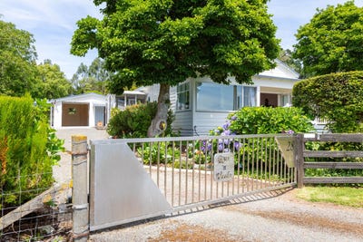 /international/nz/28-arthur-road-norsewood-tararua-380066105696/