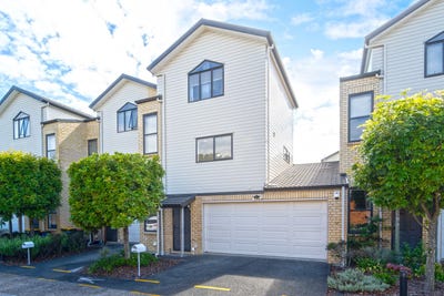 /international/nz/172-mcleod-road-te-atatu-south-waitakere-city-380066104416/