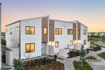 /international/nz/9-pohorama-lane-conifer-grove-papakura-380066103650/
