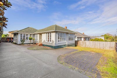 /international/nz/54-hayr-road-three-kings-auckland-city-380066078972/
