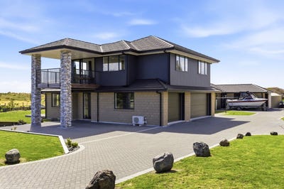 /international/nz/1-glendas-way-acacia-bay-taupo-380066123830/