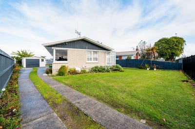 /international/nz/53-collins-road-melville-hamilton-city-380066112414/