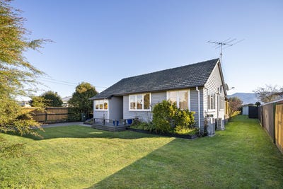 /international/nz/54-woodlands-avenue-motueka-tasman-380066179644/